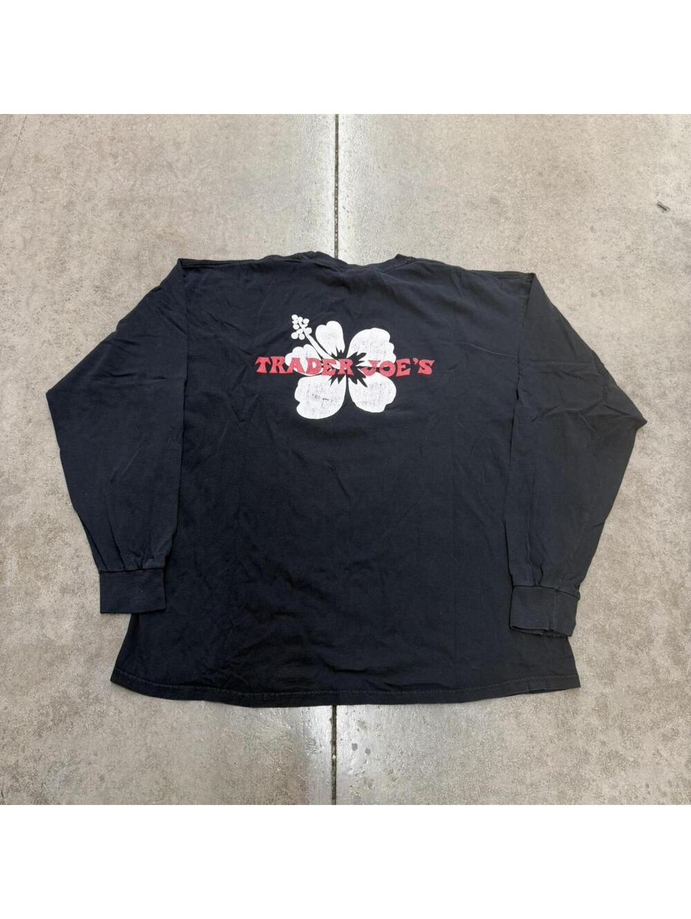 vintage trader joes faded black big logo super market grocery store shirt
